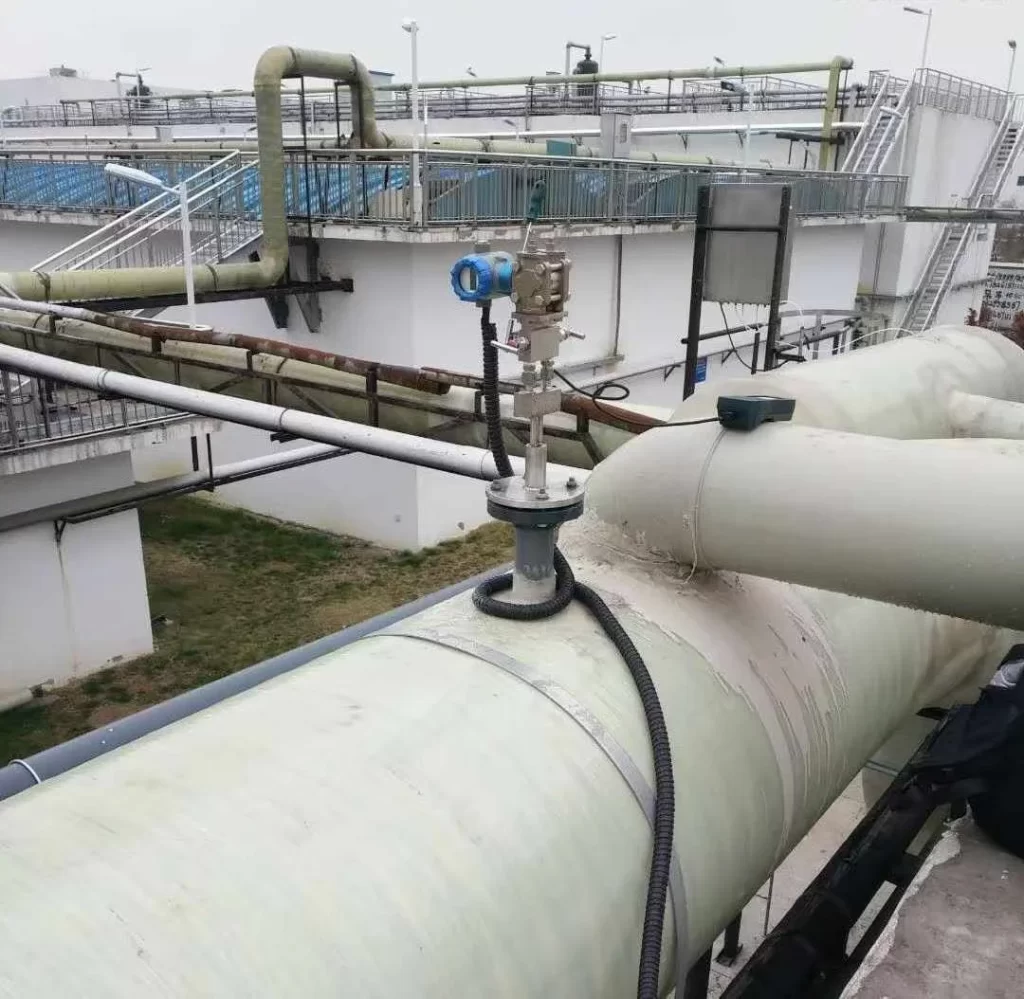 Insertion type high temperature gas flow meter
