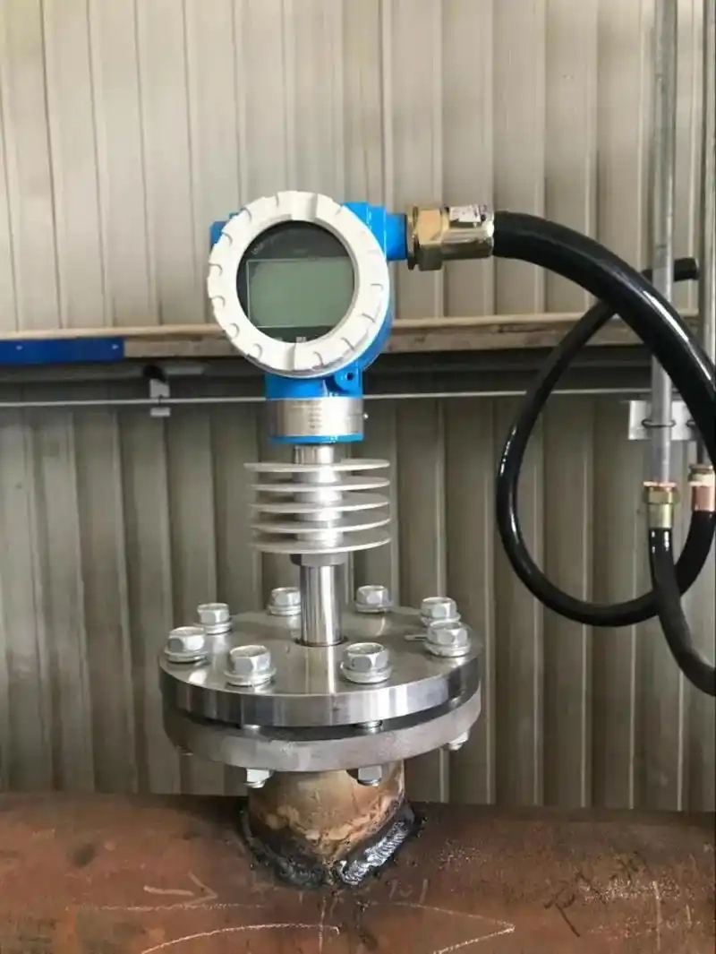 Insertion target flowmeter