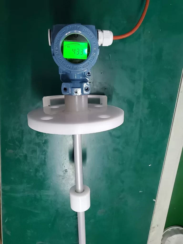 Float Type Level Transmitters for Continuous Level Measurement