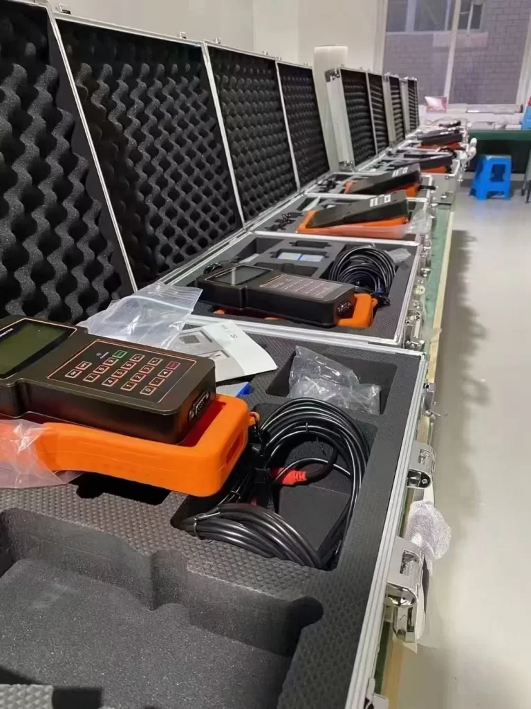 Portable ultrasonic liquid flow meter