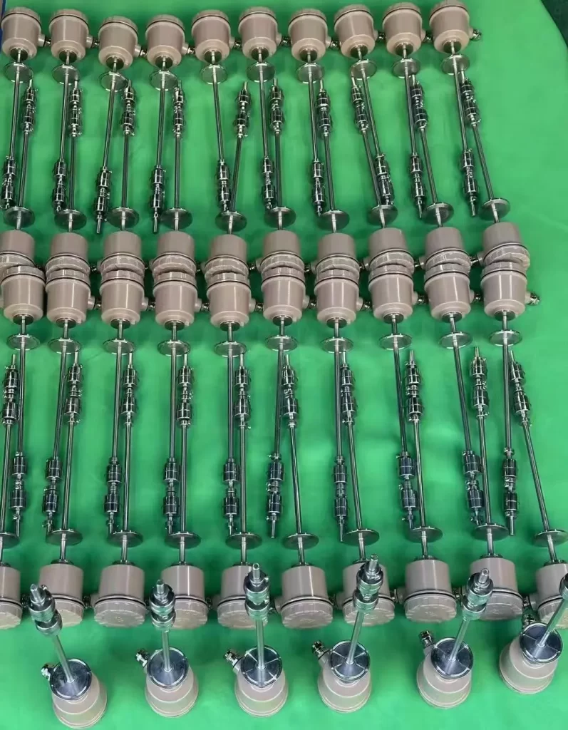Multi-point connecting rod float level switch