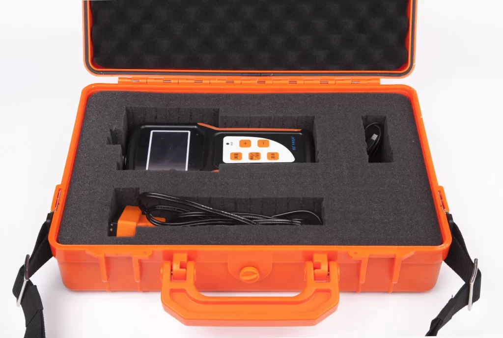 Portable ultrasonic liquid level indicator