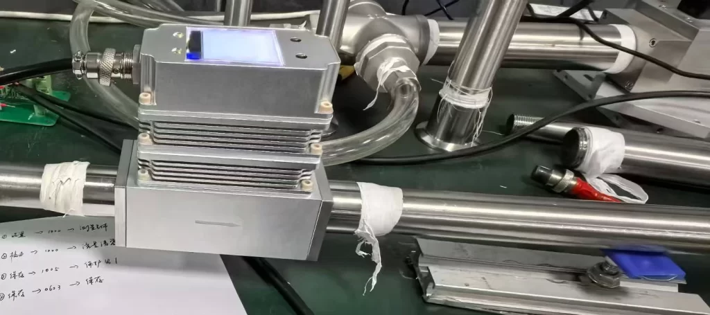 Compact Thermal Flow Meter Customized for High Temperatures up to 200°C