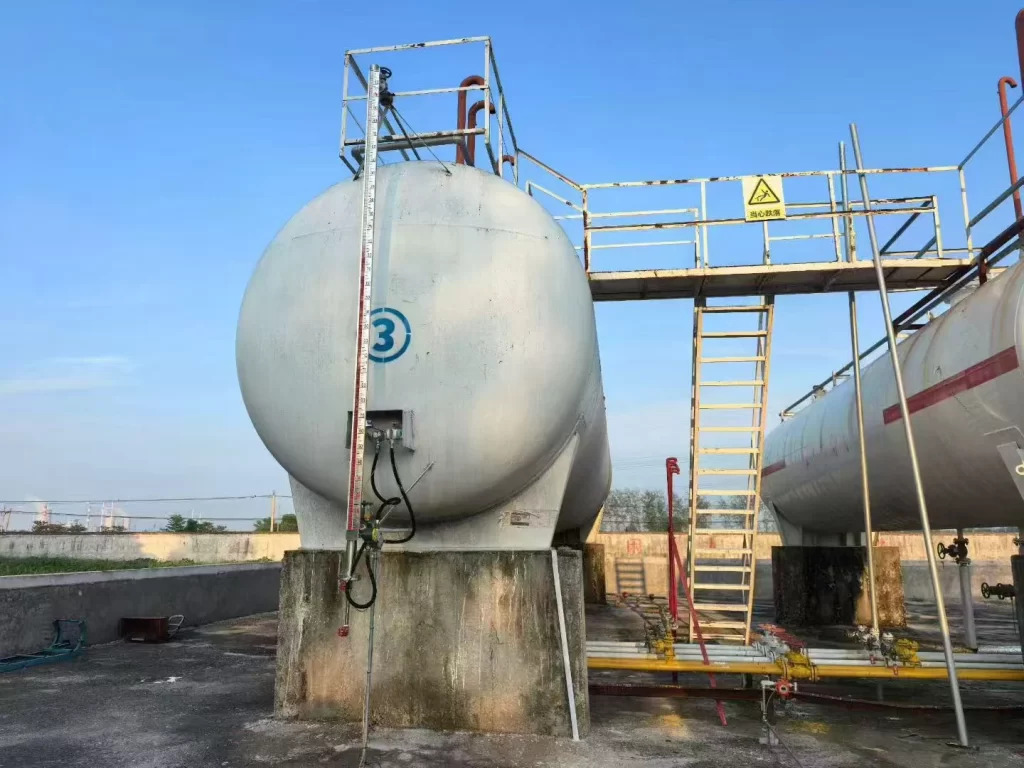 Magnetic Level Indicator Installation